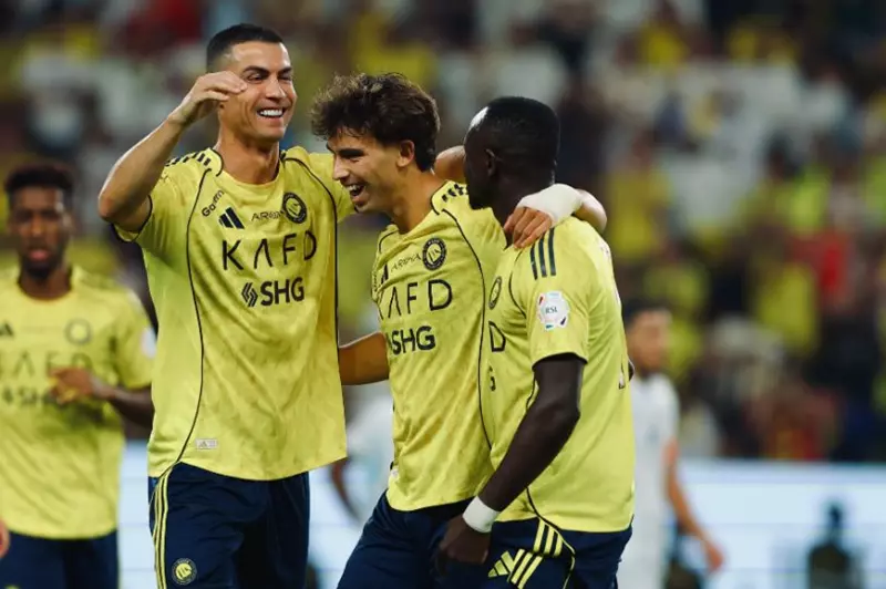 كلاسيكو حاسم.. مباريات اليوم الثلاثاء والقنوات الناقلة كلاسيكو حاسم.. مباريات اليوم الثلاثاء والقنوات الناقلة