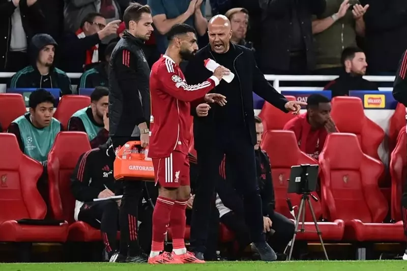 محمد صلاح يكشف ماذا يفعل سلوت عندما يعجز ليفربول؟ محمد صلاح يكشف ماذا يفعل سلوت عندما يعجز ليفربول؟