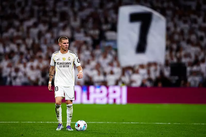 إصابة ماستانتونو تفاجئ ريال مدريد قبل مباراة ليفربول