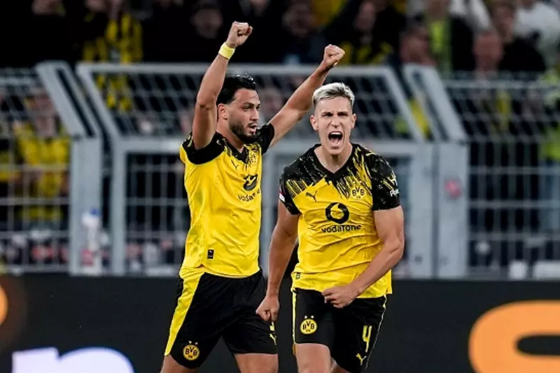 شرط يهدد بقاء نجمي بوروسيا دورتموند شرط يهدد بقاء نجمي بوروسيا دورتموند